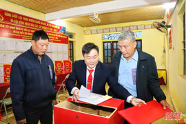 Gần 1 triệu cử tri Hà Tĩnh nô nức đi bầu cử 