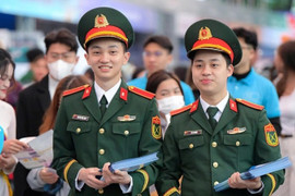 Sinh viên tốt nghiệp xuất sắc vào quân đội có thể hưởng phụ cấp 250% lương