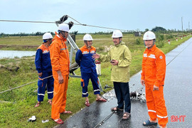 Nối dài tinh thần sẻ chia, cùng Hà Tĩnh vượt qua bão số 5