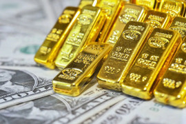 Fed chưa họp, vàng đã rớt giá mạnh – nhà đầu tư lo sốc