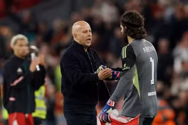 Cuộc chia tay hàng loạt ở Liverpool bắt đầu