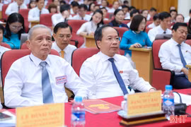 Khai mạc Kỳ họp thứ 5, HĐND tỉnh Hà Tĩnh khóa XIX