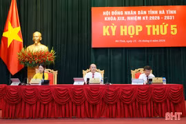 Khai mạc Kỳ họp thường lệ giữa năm HĐND tỉnh Hà Tĩnh khóa XIX