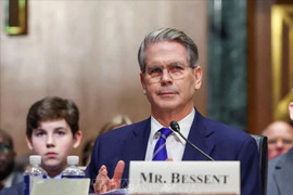 Tổng thống Trump 'ám chỉ' Bộ trưởng Tài chính có thể mất ghế nếu Fed không hạ lãi suất