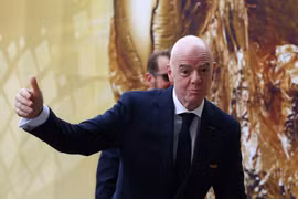 Infantino bên bờ vực mất ghế