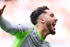 Rayan Cherki rực sáng giúp Manchester City đè bẹp Chelsea 3-0 tại Stamford Bridge