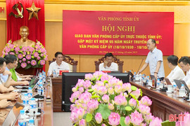 Gặp mặt kỷ niệm 95 năm ngày truyền thống văn phòng cấp ủy