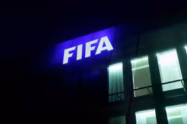 FIFA họp khẩn cấp