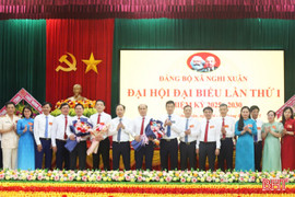 Bí thư Tỉnh ủy dự Đại hội Đảng bộ xã Nghi Xuân