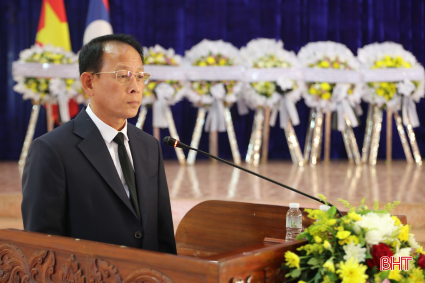 Đồng chí Khăm Ven Păn Nha Nụ Vông - Phó Tỉnh trưởng tỉnh Bolikhămxay phát biểu tại buổi lễ. bqbht_br_10.png