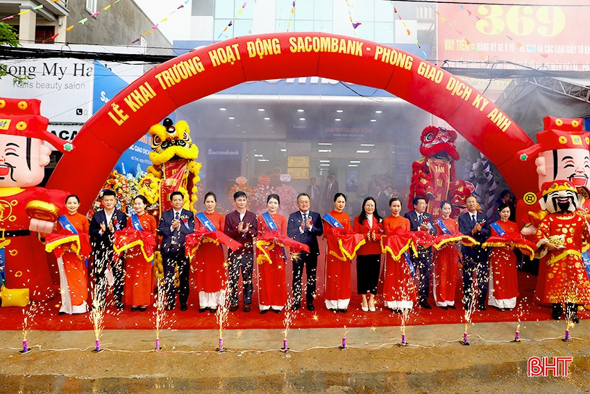 Delegates performed the inauguration ceremony of Sacombank Ky Anh Transaction Office. bqbht_br_anh-bia.jpg