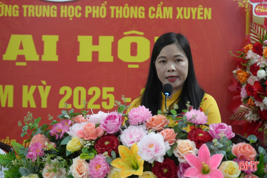 Đại biểu Đặng Thị Hà tham luận về nội dung "Chi bộ lãnh đạo việc đổi mới, sáng tạo trong dạy học nhằm thực hiện có hiệu quả Chương trình giáo dục phổ thông 2018..." bqbht_br_9.png