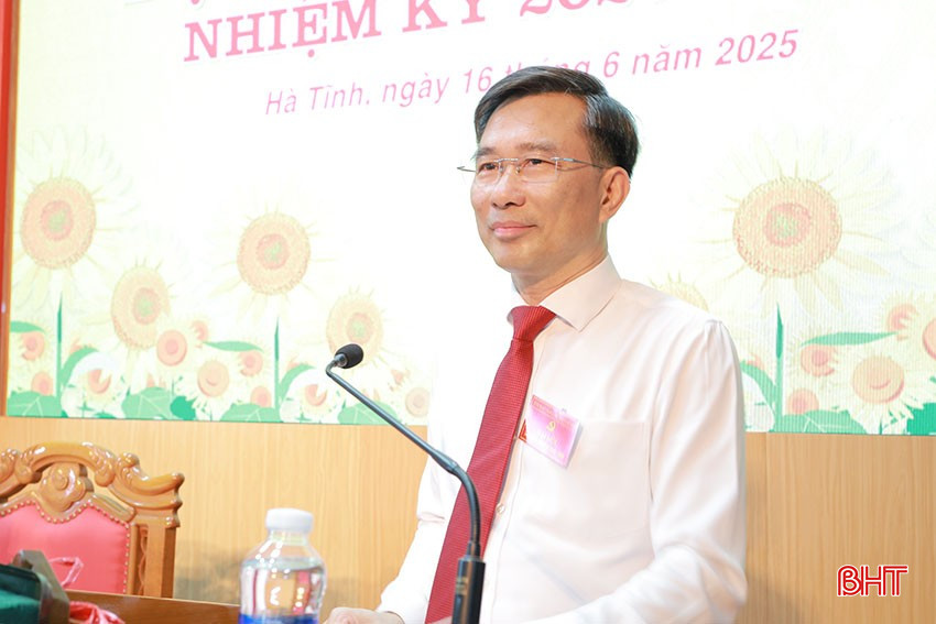 Bí thư Đảng ủy Sở VH-TT&DL Nguyễn Viết Trường đọc báo cáo kiểm điểm của Ban Chấp hành. bqbht_br_nguyen-viet-truong.jpg
