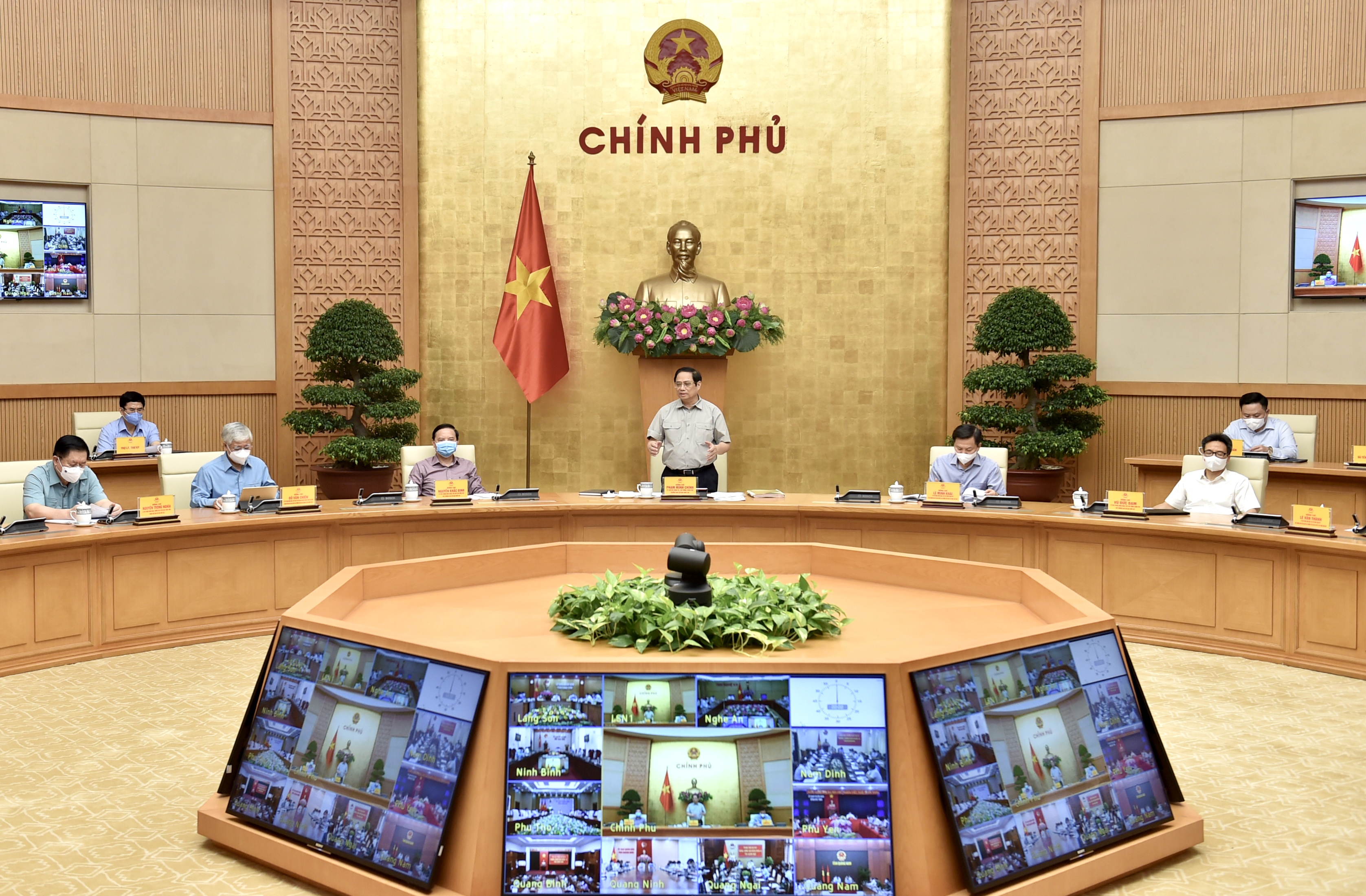 Đổi mới tư duy và biện pháp phòng, chống dịch