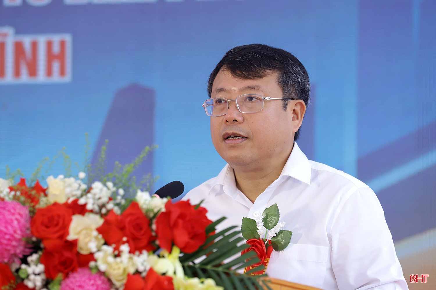 Phó Chủ tịch UBND tỉnh Dương Tất Thắng phát biểu tại lễ khởi công. bqbht_br_duong-sat-toc-do-cao-1aa.jpg
