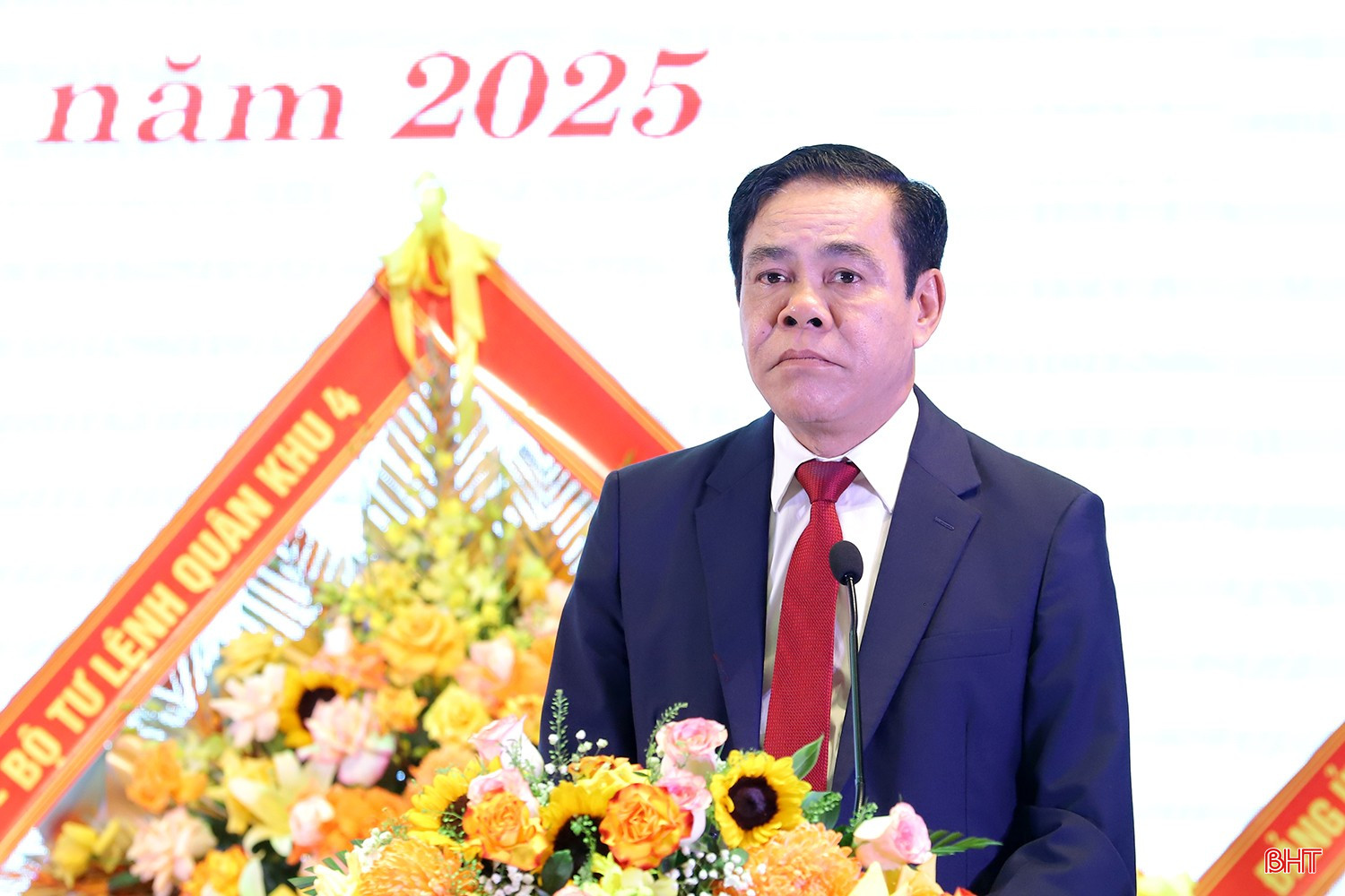 Chủ tịch UBND tỉnh Võ Trọng Hải phát biểu tại lễ kỷ niệm. bqbht_br_luc-luong-vu-trang-ha-tinh-08.jpg