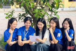 Học Bác để gieo những "mùa phấn sáng"
