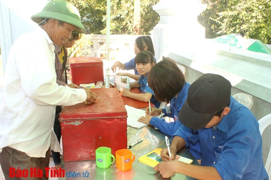 Lễ hội thu hút nhiều tầng lớp nhân dân địa phương và du khách thập phương