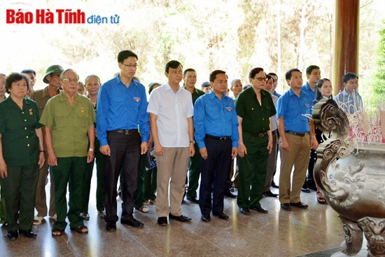 Trung ương Đoàn trao 15 sổ tiết kiệm cho cựu TNXP Hà Tĩnh ảnh 1