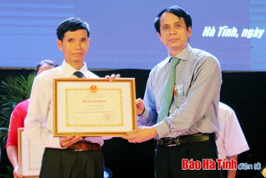 Tôn vinh 83 điển hình tiên tiến ngành Giáo dục Hà Tĩnh ảnh 2 Tôn vinh 83 điển hình tiên tiến ngành Giáo dục Hà Tĩnh ảnh 2