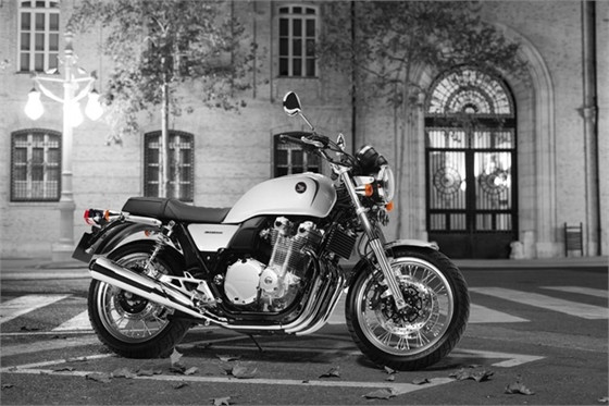 10 naked bike phong cách cổ điển nổi bật trên thị trường ảnh 8