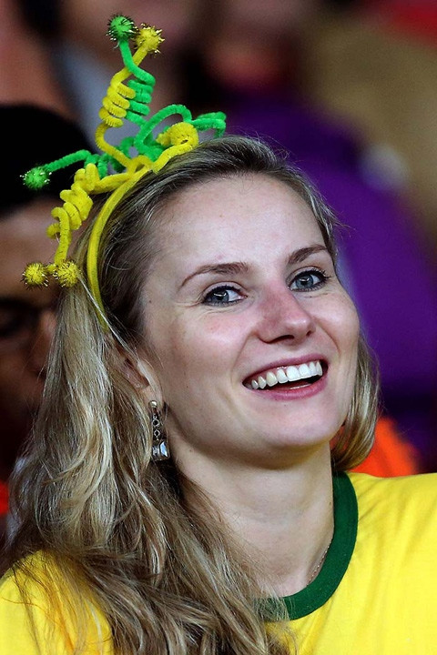 Các hotgirl hâm nóng khán đài Copa America 2015 ảnh 10