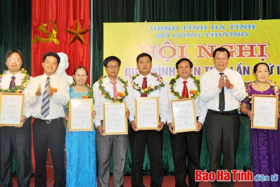 Vinh danh 15 điển hình tiên tiến ngành Công thương ảnh 3