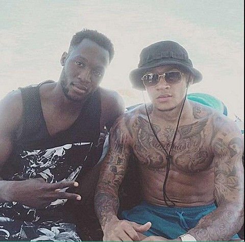 Tiền đạo của Everton Romelu Lukaku chụp ảnh cùng tân binh của Man United Memphis Depay tại Miami