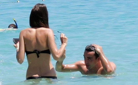 Xavi nghỉ xả hơi ở hòn đảo thơ mộng Ibiza (Tây Ban Nha)