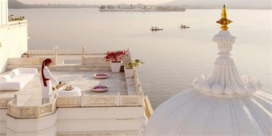 10 kỳ nghỉ đắt đỏ và xa xỉ nhất thế giới ảnh 1