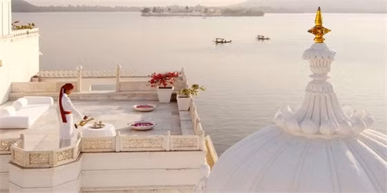 10 kỳ nghỉ đắt đỏ và xa xỉ nhất thế giới ảnh 1