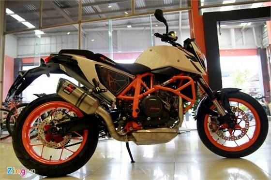 KTM 690 Duke R 2015 đầu tiên tại Việt Nam ảnh 2