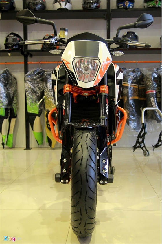 KTM 690 Duke R 2015 đầu tiên tại Việt Nam ảnh 3