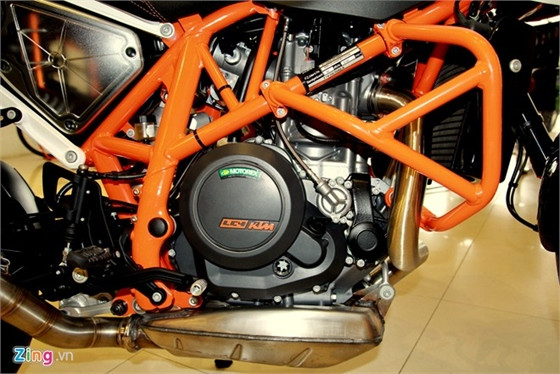 KTM 690 Duke R 2015 đầu tiên tại Việt Nam ảnh 5