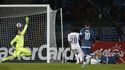 Argentina 1-0 Uruguay: Aguero 'khuất phục' nhà ĐKVĐ ảnh 3