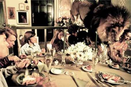 Một số cảnh trong bộ phim Roar của gia đình Hedren-Marshall.