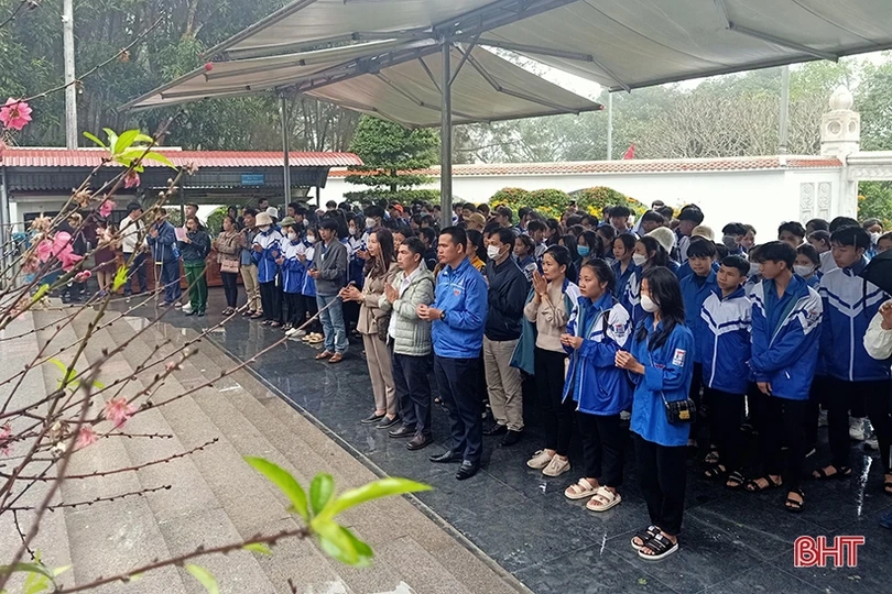 Hành hương về địa chỉ đỏ - cách giáo dục hiệu quả về lịch sử cho học sinh