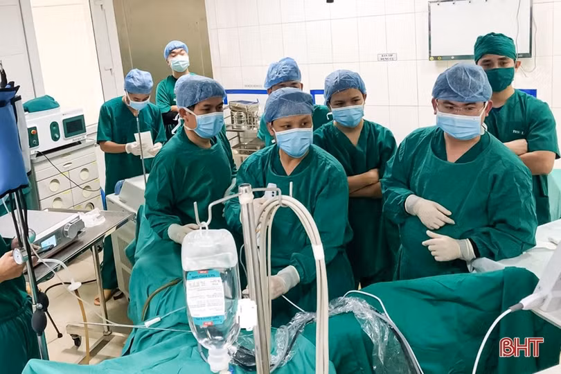 “Cầm tay chỉ việc” để nâng cao năng lực cho các cơ sở y tế Hà Tĩnh 