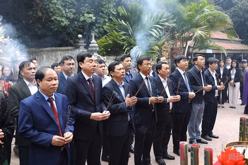 Dâng hương tưởng nhớ 646 năm ngày mất “Nữ trung hào kiệt” Nguyễn Thị Bích Châu