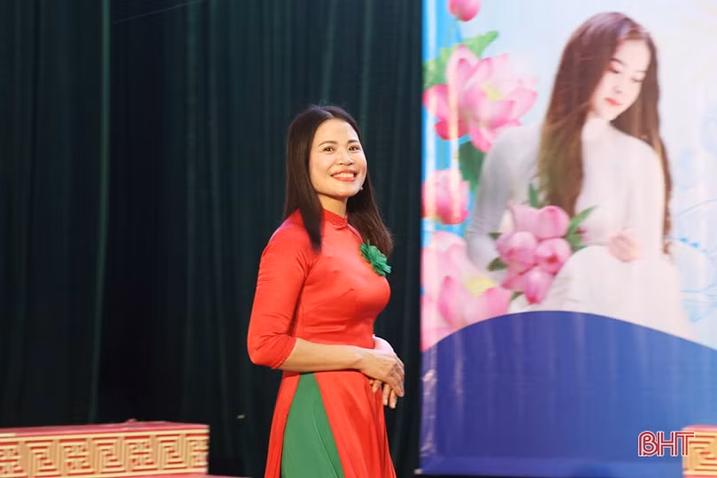 Phụ nữ Thạch Hà thanh lịch trong chương trình “Duyên dáng áo dài”