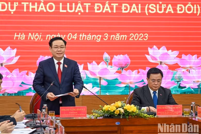 Sửa đổi Luật Đất đai phải tổng thể, lâu dài, không để xảy ra cài cắm lợi ích nhóm