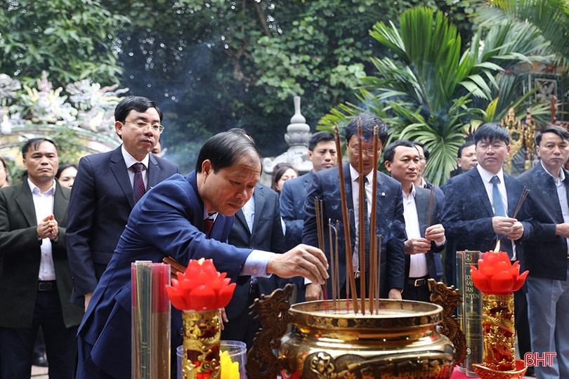 Dâng hương tưởng nhớ 646 năm ngày mất “Nữ trung hào kiệt” Nguyễn Thị Bích Châu