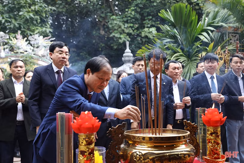 Dâng hương tưởng nhớ 646 năm ngày mất “Nữ trung hào kiệt” Nguyễn Thị Bích Châu