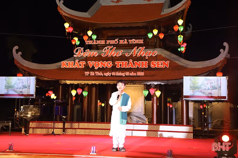 Giới trẻ Thành Sen yêu thích hoạt động văn hóa truyền thống tại Lễ hội xuân Văn Miếu