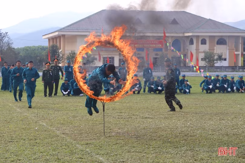 Các địa phương ở Hà Tĩnh ra quân huấn luyện năm 2023