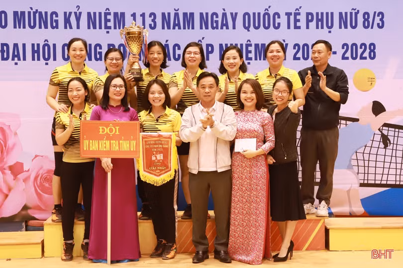 Ủy ban Kiểm tra Tỉnh ủy vô địch Giải Bóng chuyền hơi nữ Công đoàn Khối các cơ quan Đảng