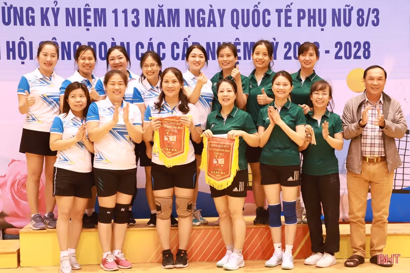 Ủy ban Kiểm tra Tỉnh ủy vô địch Giải Bóng chuyền hơi nữ Công đoàn Khối các cơ quan Đảng