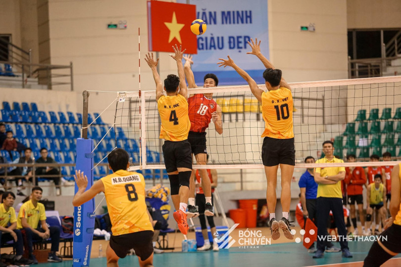 Thắng 3-0 trước TP Hồ Chí Minh, Hà Tĩnh tạm vươn lên nhì bảng A