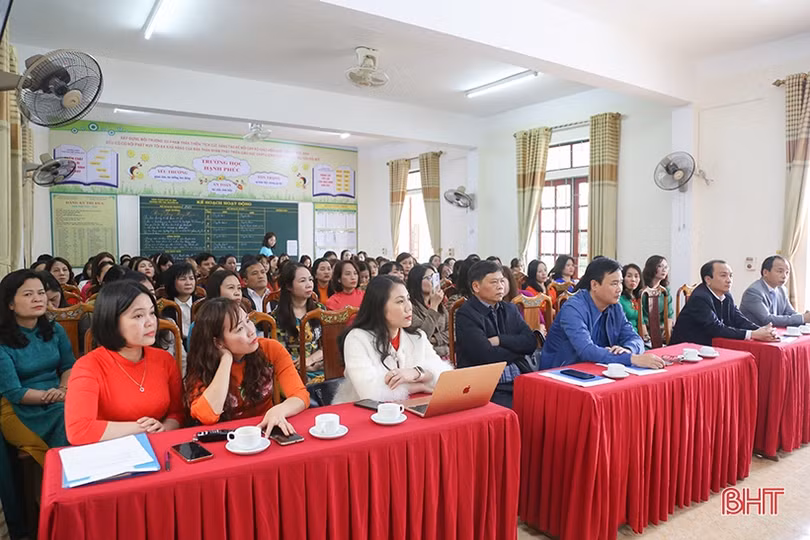 Thành phố Hà Tĩnh vinh danh 52 giáo viên chủ nhiệm giỏi cấp tiểu học