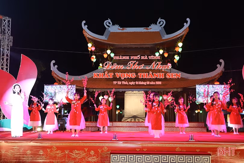 Lắng đọng cảm xúc từ đêm thơ nhạc “Khát vọng Thành Sen”